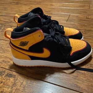 Boys Jordan Shoes